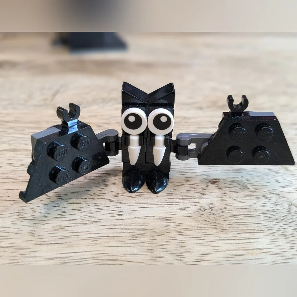 Lego 40203 - Vampire and Bat Complete - Black And Gray